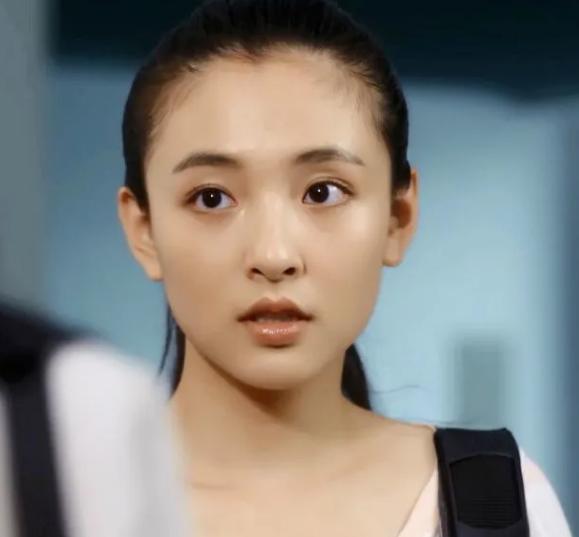 娱乐圈资深吃瓜艺人,幕后真相与行业风云