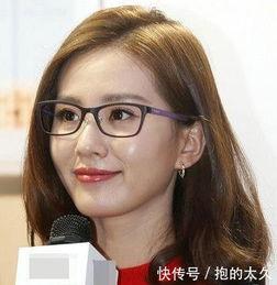 娱乐吃瓜女生主持戴眼镜,眼镜女主播的娱乐吃瓜盛宴 第2张 娱乐吃瓜女生主持戴眼镜,眼镜女主播的娱乐吃瓜盛宴 第2张