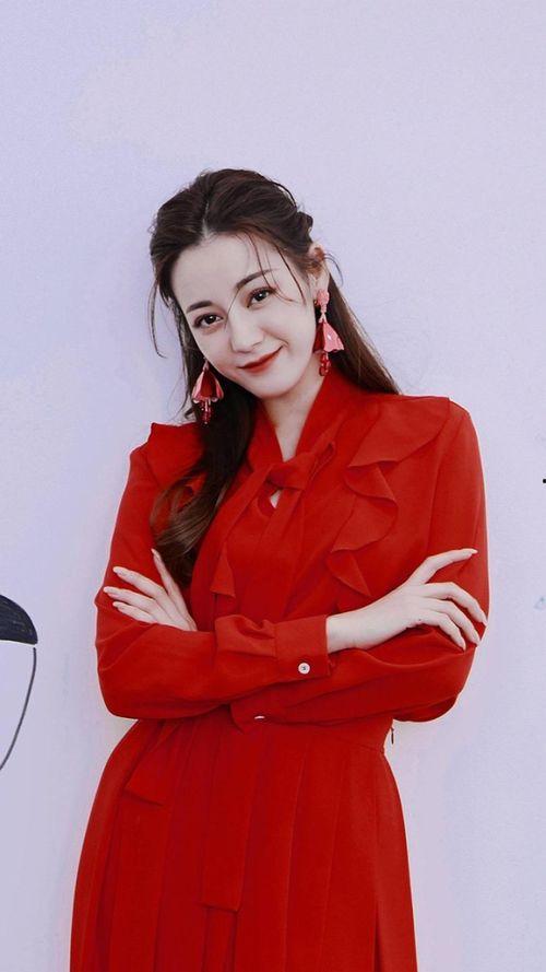 娱乐吃瓜迪丽热巴,娱乐圈的瓜田女王,揭秘她的吃瓜日常 第3张 娱乐吃瓜迪丽热巴,娱乐圈的瓜田女王,揭秘她的吃瓜日常 第3张
