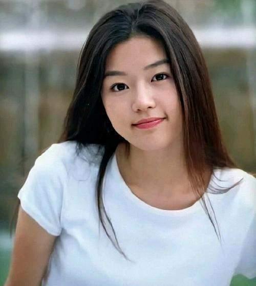 娱乐吃瓜酱女生p图,揭秘网红滤镜下的真实面貌 第3张 娱乐吃瓜酱女生p图,揭秘网红滤镜下的真实面貌 第3张