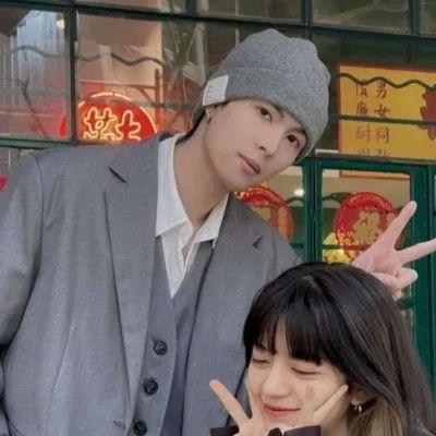 娱乐吃瓜酱情侣官宣,甜蜜瞬间引网友热议” 第2张 娱乐吃瓜酱情侣官宣,甜蜜瞬间引网友热议” 第2张