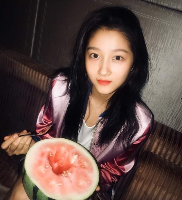 娱乐吃瓜酱拍照视频大全,独家拍照视频大全，带你领略明星幕后风采  第2张