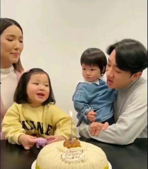 娱乐圈吃瓜小课堂,揭秘明星幕后故事与热点事件 第3张 娱乐圈吃瓜小课堂,揭秘明星幕后故事与热点事件 第3张