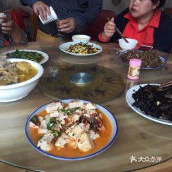 娱乐吃瓜酱景德镇,千年瓷都的娱乐吃瓜故事 第2张 娱乐吃瓜酱景德镇,千年瓷都的娱乐吃瓜故事 第2张