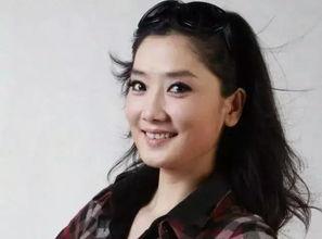 娱乐凤凰传奇玲花吃瓜,揭秘凤凰传奇背后的娱乐风云 第2张 娱乐凤凰传奇玲花吃瓜,揭秘凤凰传奇背后的娱乐风云 第2张