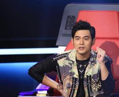 吃瓜娱乐主持人名单,那些热衷于吃瓜的主持人风云录  第3张