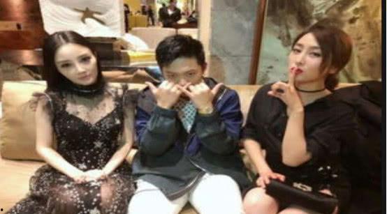 娱乐圈吃瓜小群众,揭秘吃瓜群众的狂欢盛宴  第2张