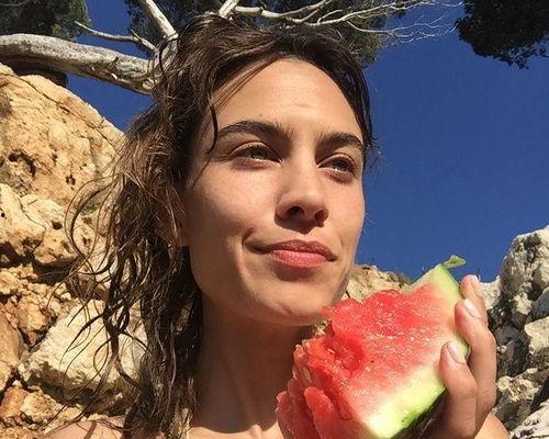 外国娱乐圈每日吃瓜,每日新鲜“瓜”事盘点 第3张 外国娱乐圈每日吃瓜,每日新鲜“瓜”事盘点 第3张